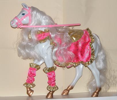 Weisses Hochzeits-Pferd