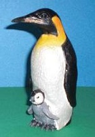 Kaiserpinguin mit Baby